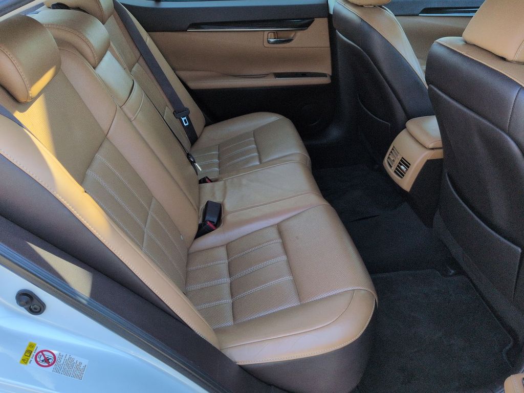 Thumbnail: 2016 Lexus ES - 30
