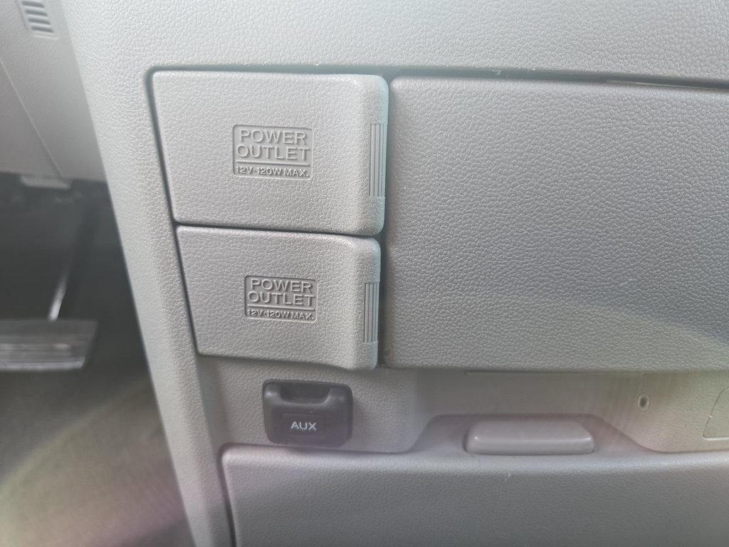 Thumbnail: 2012 Honda Odyssey - 32