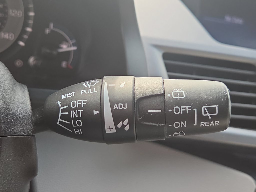 Thumbnail: 2012 Honda Odyssey - 16