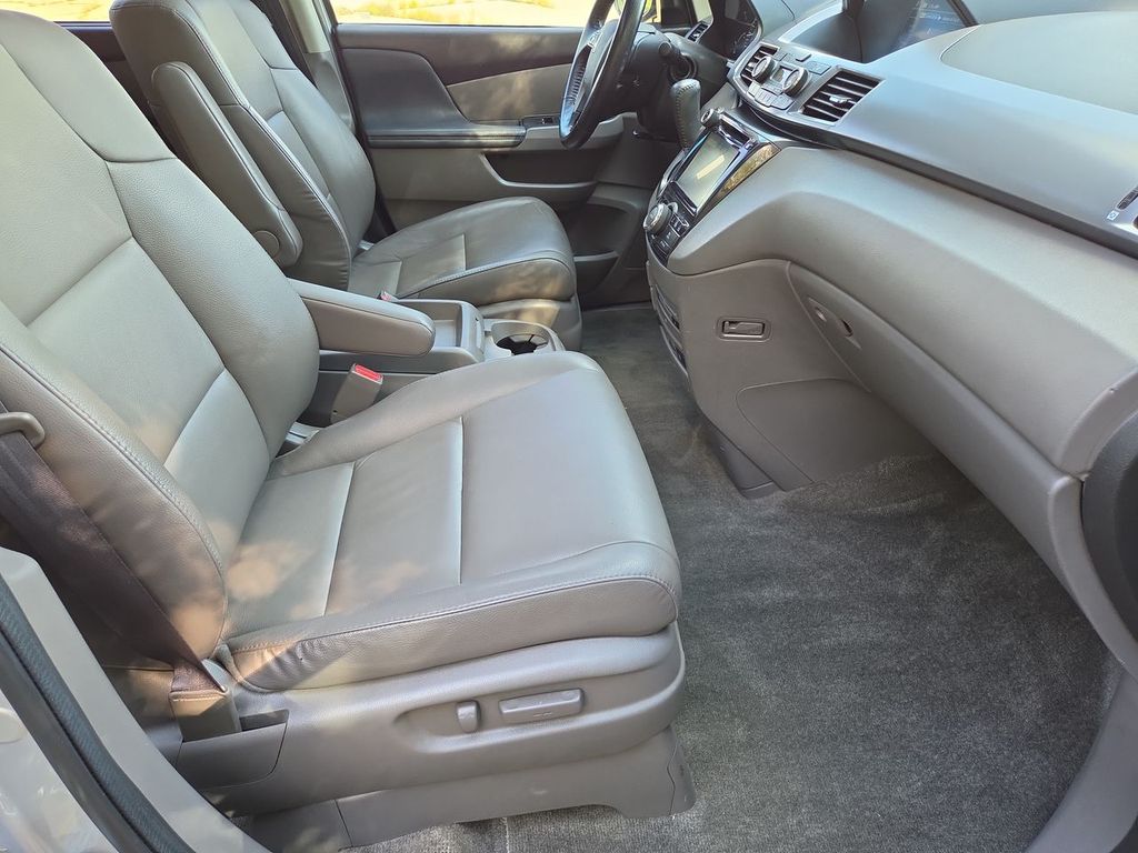 Thumbnail: 2014 Honda Odyssey - 32