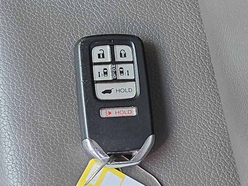 Thumbnail: 2014 Honda Odyssey - 19