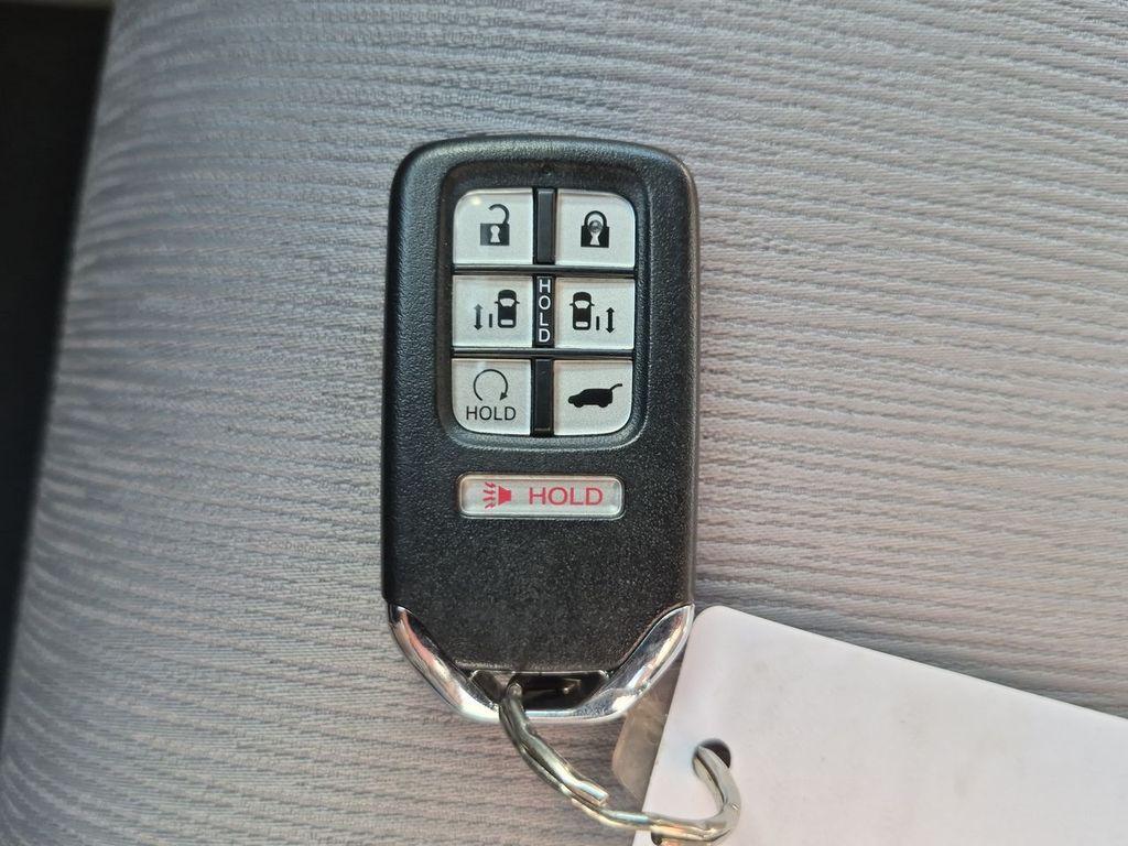 Thumbnail: 2021 Honda Odyssey - 18