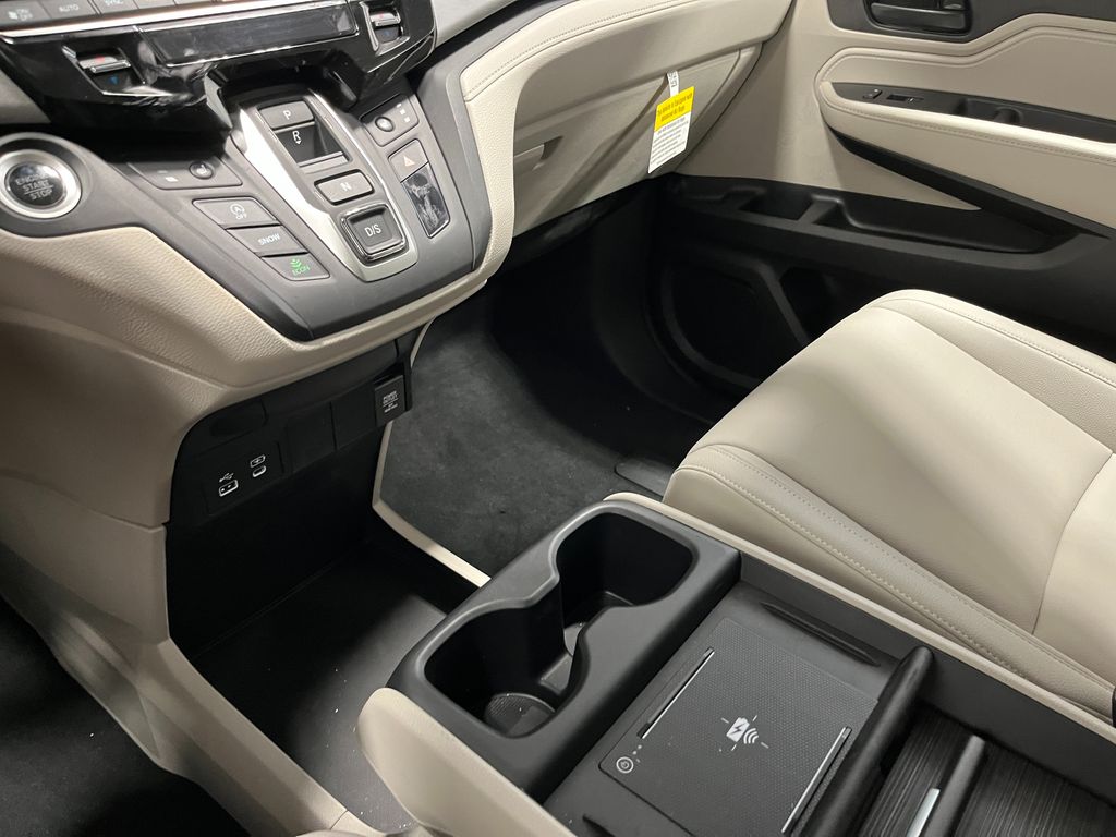 Thumbnail: 2026 Honda Odyssey - 12