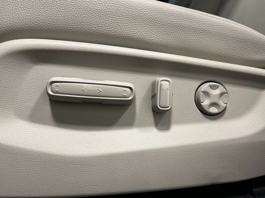 Thumbnail: 2026 Honda Odyssey - 15