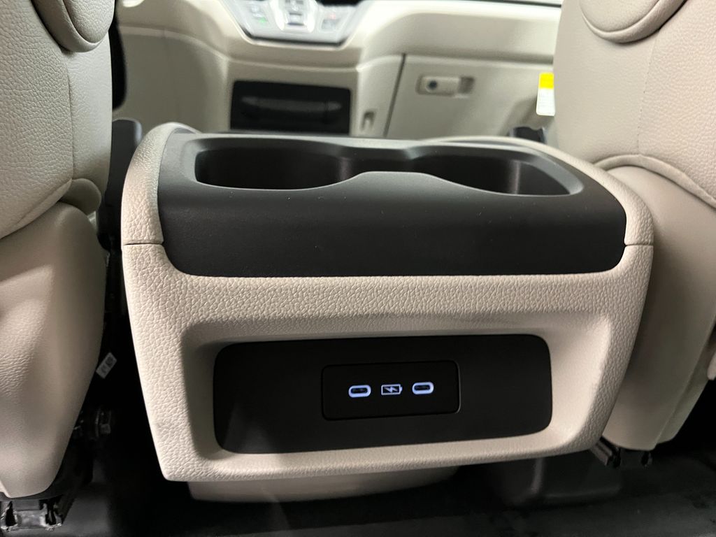 Thumbnail: 2026 Honda Odyssey - 26