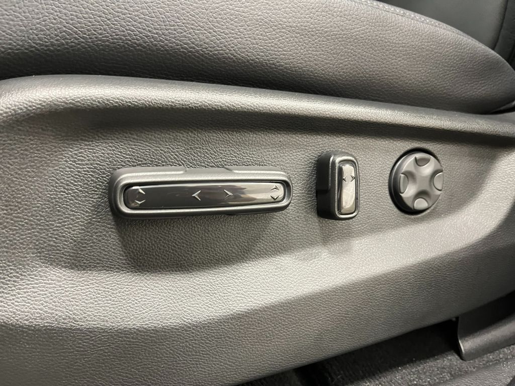 Thumbnail: 2026 Honda Odyssey - 21