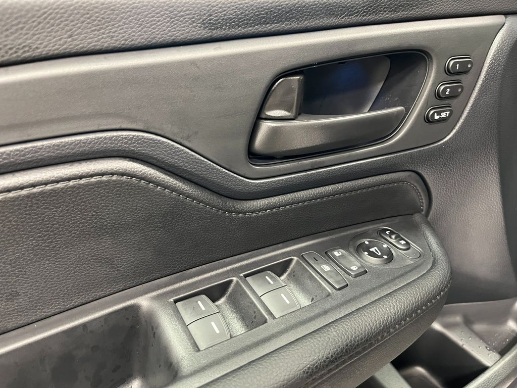 Thumbnail: 2026 Honda Odyssey - 20