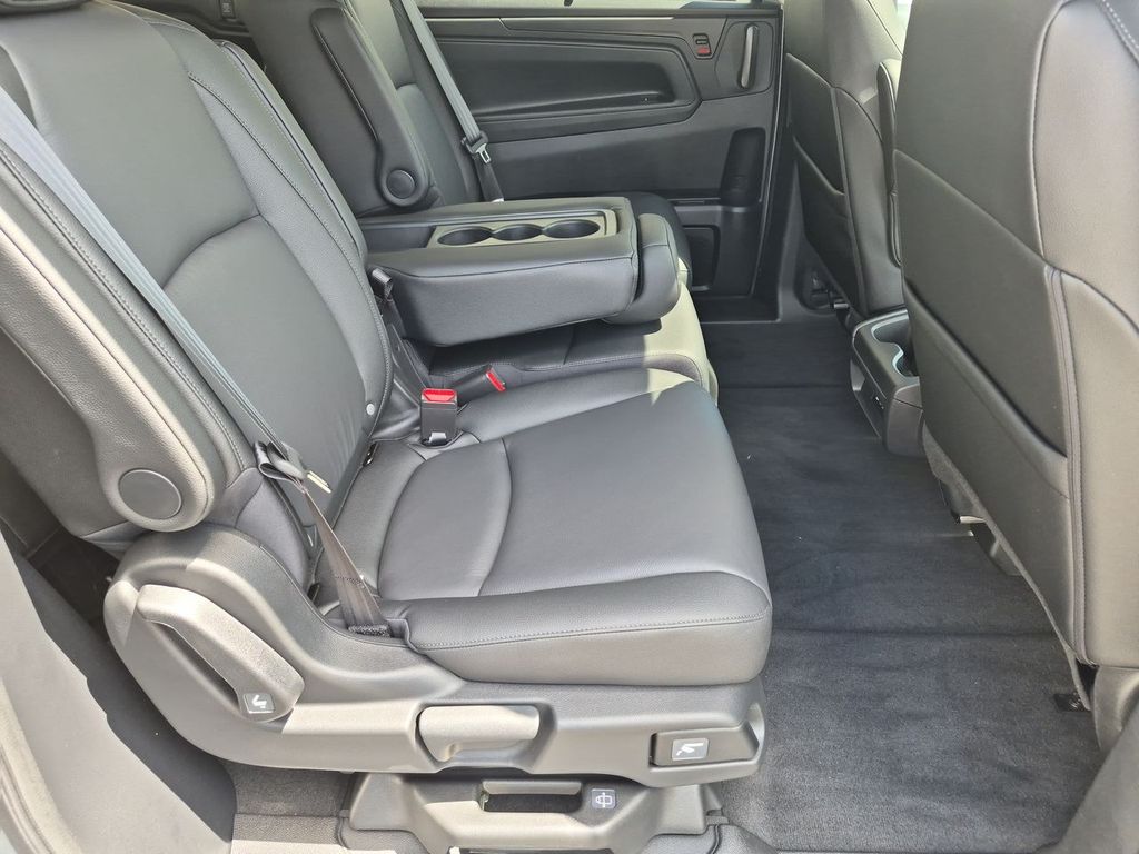 Thumbnail: 2026 Honda Odyssey - 11