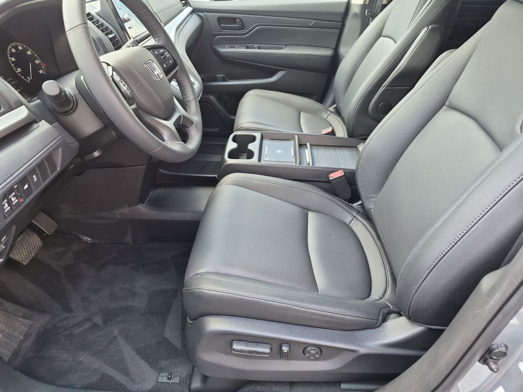 Thumbnail: 2026 Honda Odyssey - 10