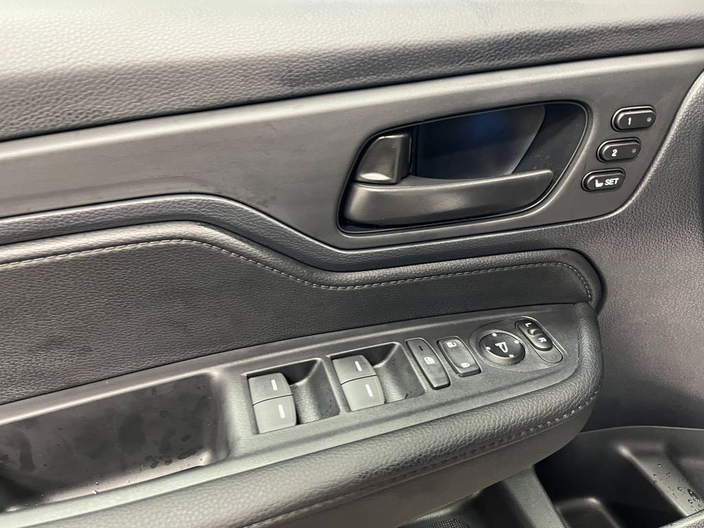 Thumbnail: 2026 Honda Odyssey - 20