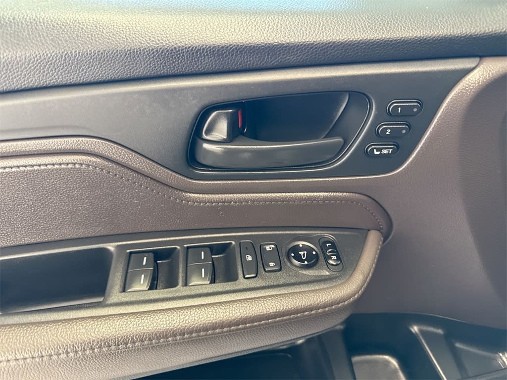 Thumbnail: 2019 Honda Odyssey - 24
