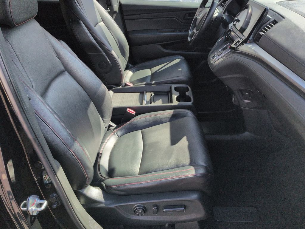 Thumbnail: 2023 Honda Odyssey - 11