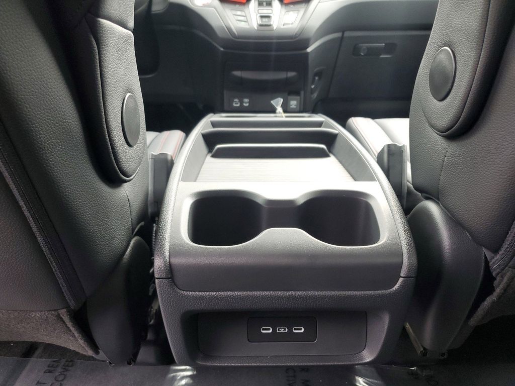 Thumbnail: 2026 Honda Odyssey - 23