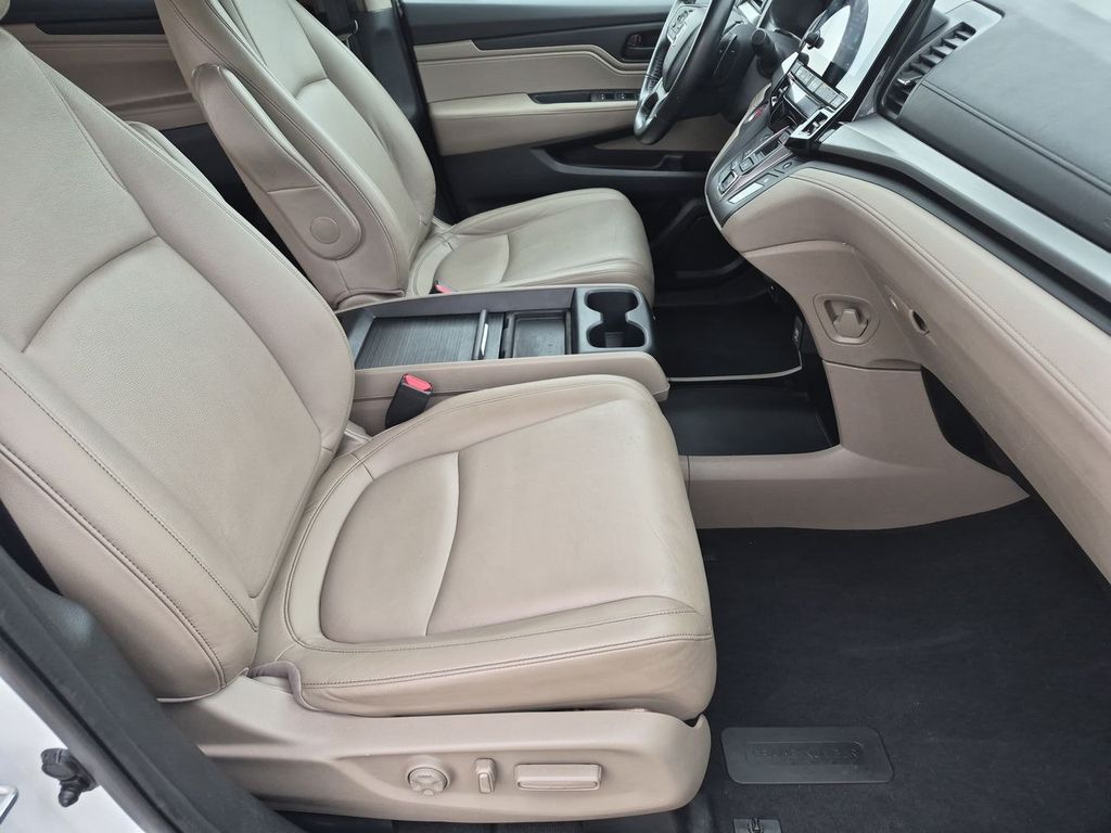 Thumbnail: 2022 Honda Odyssey - 11
