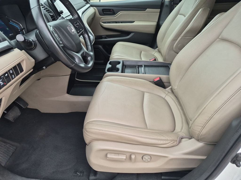 Thumbnail: 2022 Honda Odyssey - 10