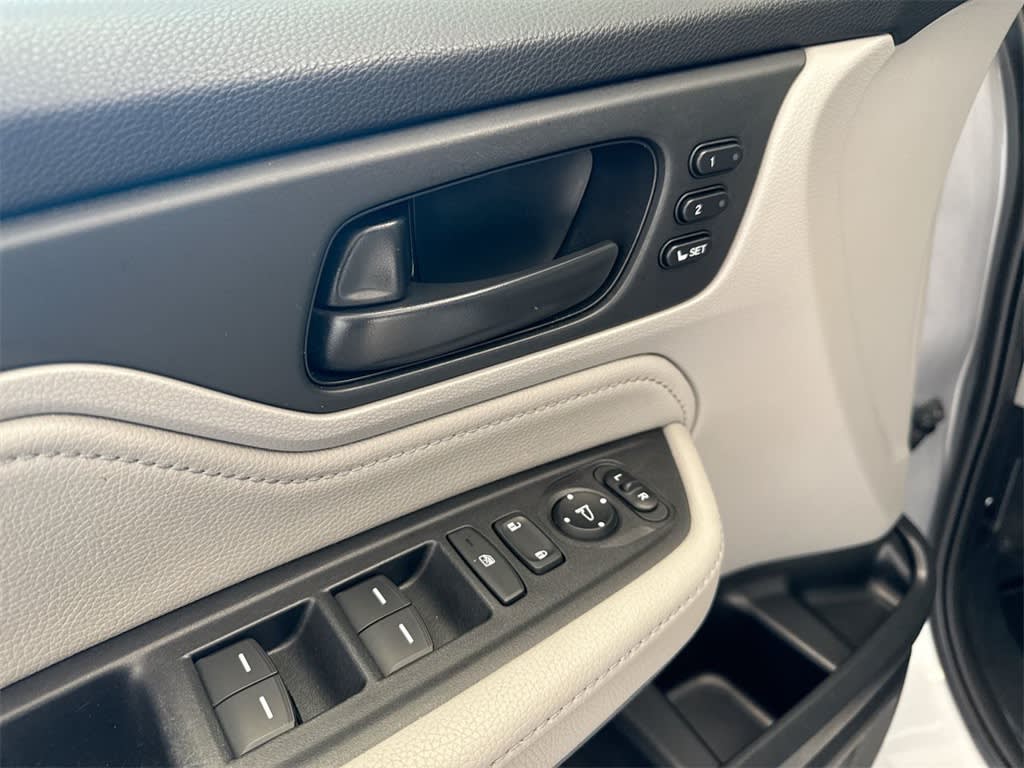 Thumbnail: 2019 Honda Odyssey - 25