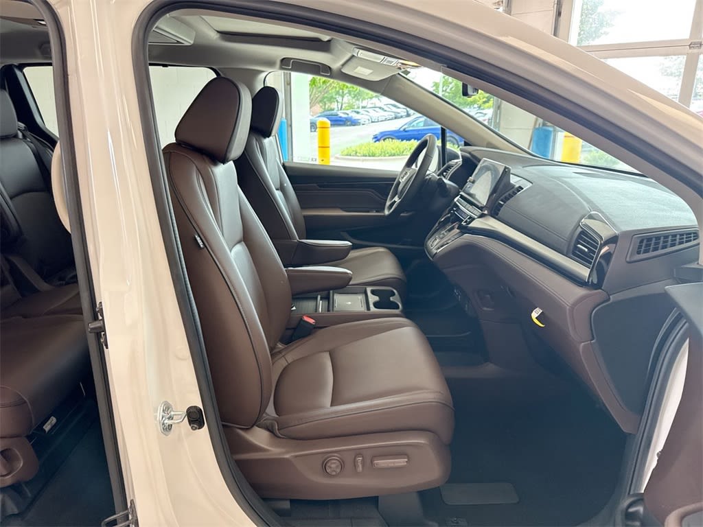 2025 Honda Odyssey Touring 12
