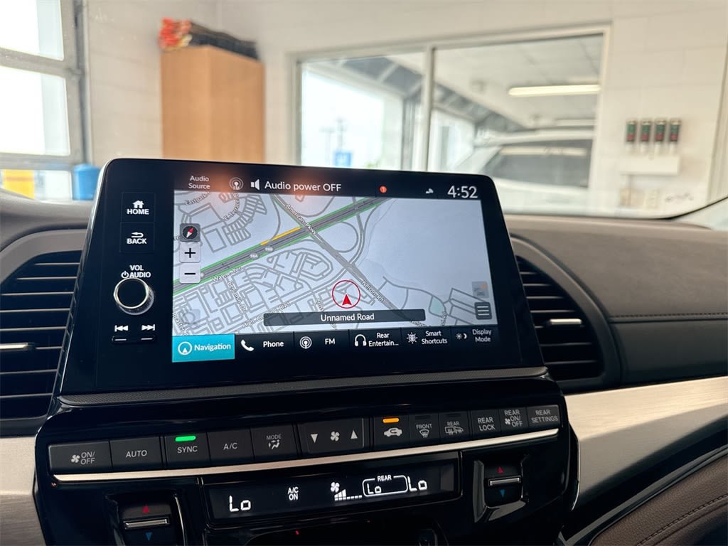2025 Honda Odyssey Touring 16
