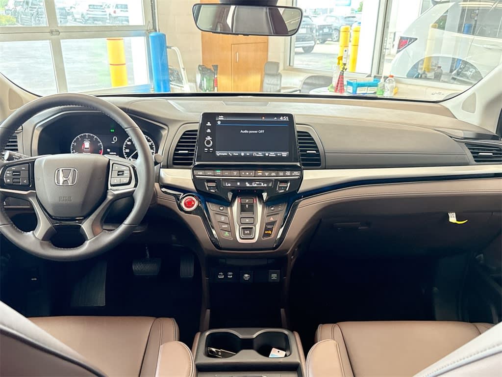 2025 Honda Odyssey Touring 10