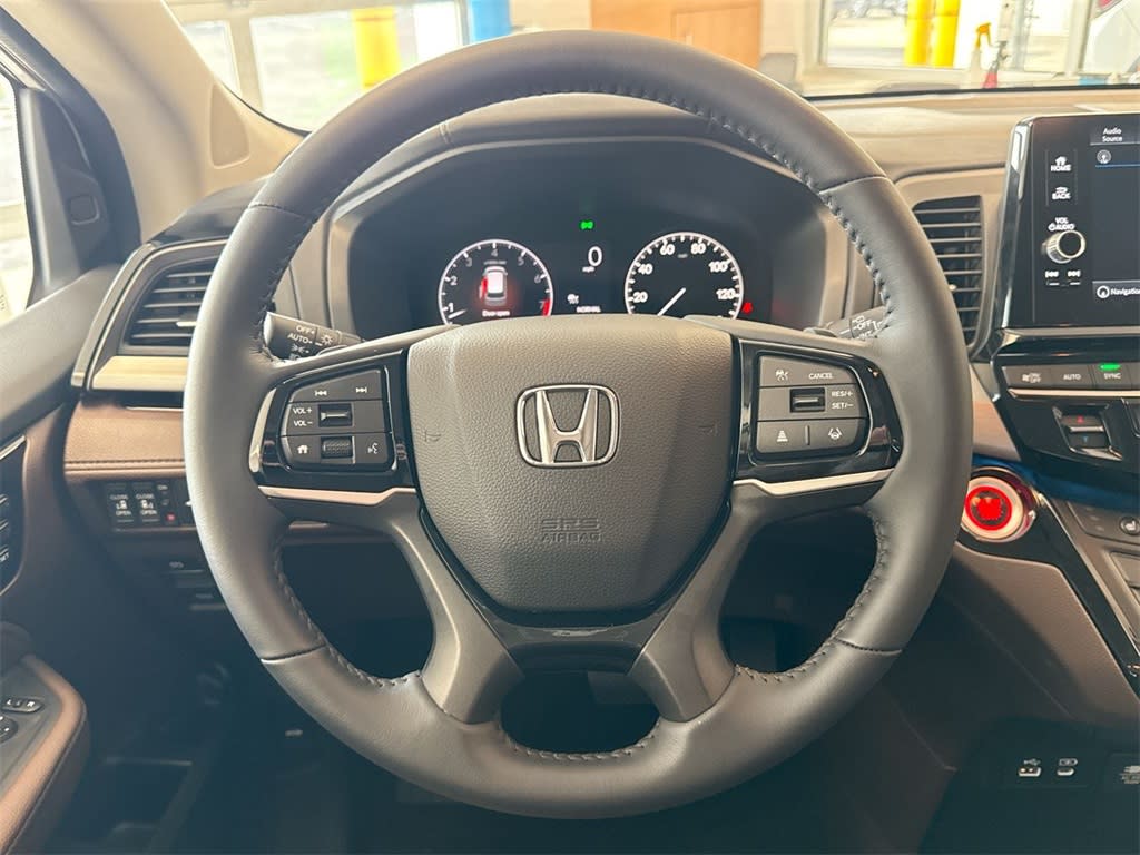 2025 Honda Odyssey Touring 14
