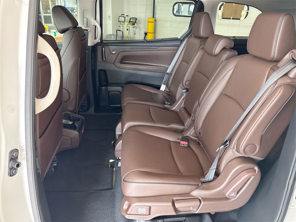 2025 Honda Odyssey Touring 28