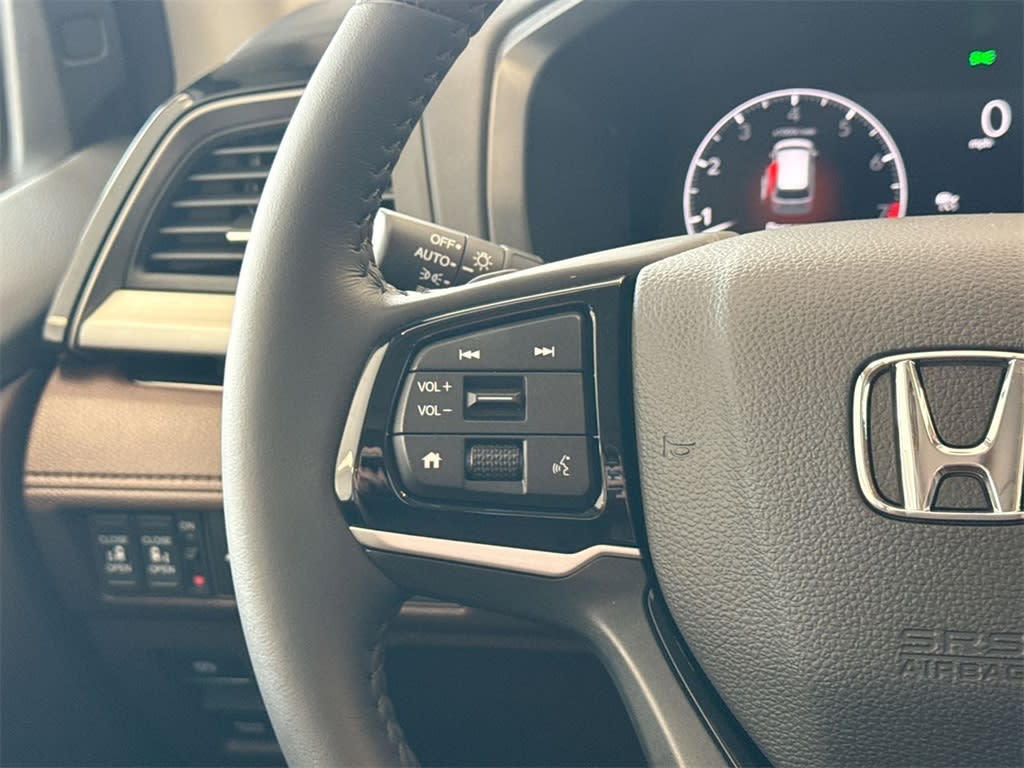 2025 Honda Odyssey Touring 31