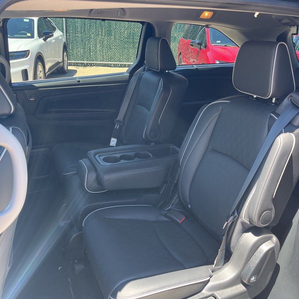 Thumbnail: 2023 Honda Odyssey - 4