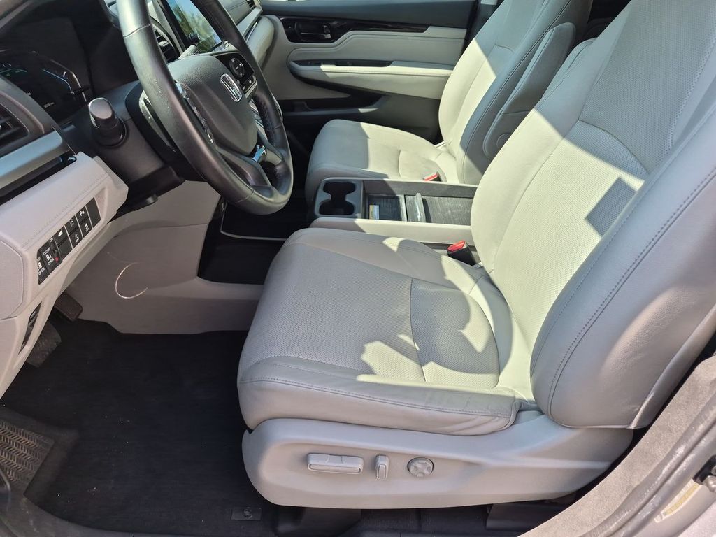 Thumbnail: 2019 Honda Odyssey - 10
