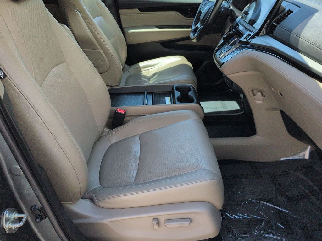 Thumbnail: 2018 Honda Odyssey - 11