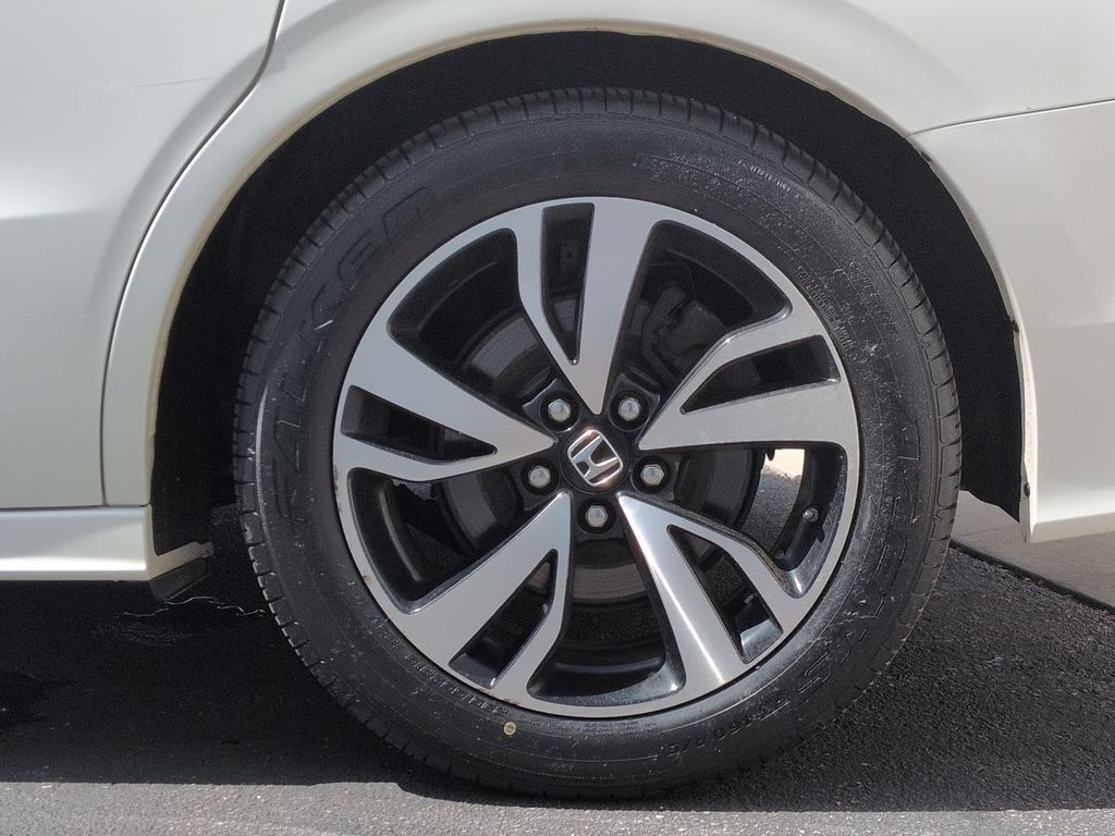 Thumbnail: 2019 Honda Odyssey - 8