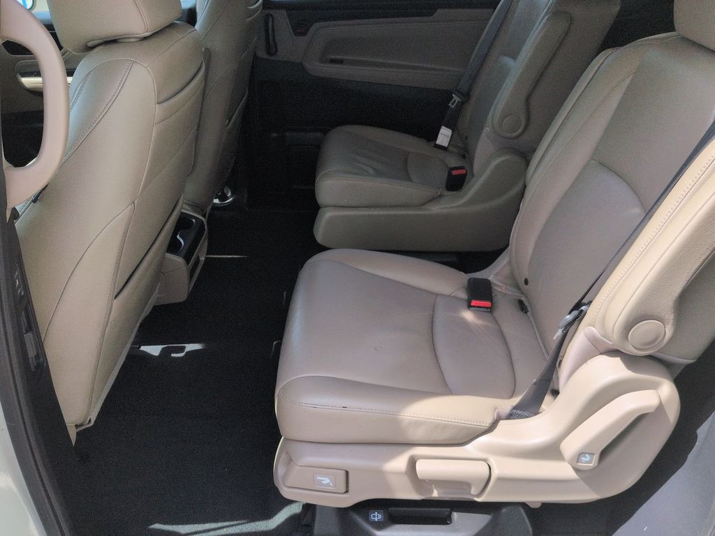 Thumbnail: 2019 Honda Odyssey - 12