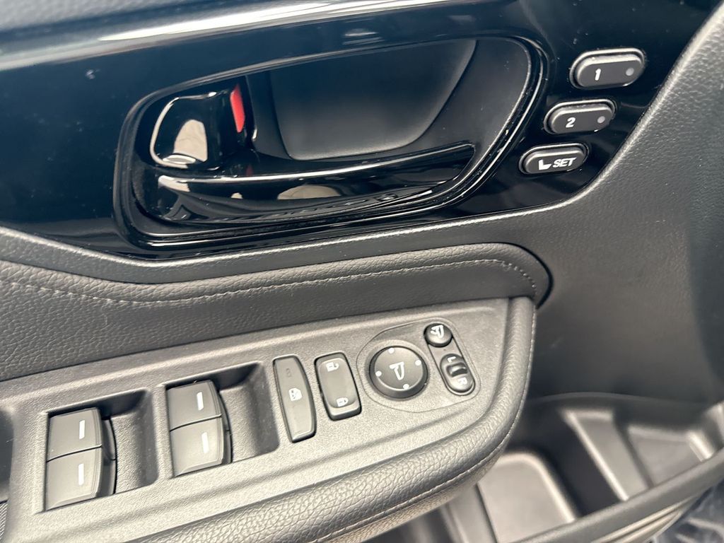 Thumbnail: 2023 Honda Odyssey - 26