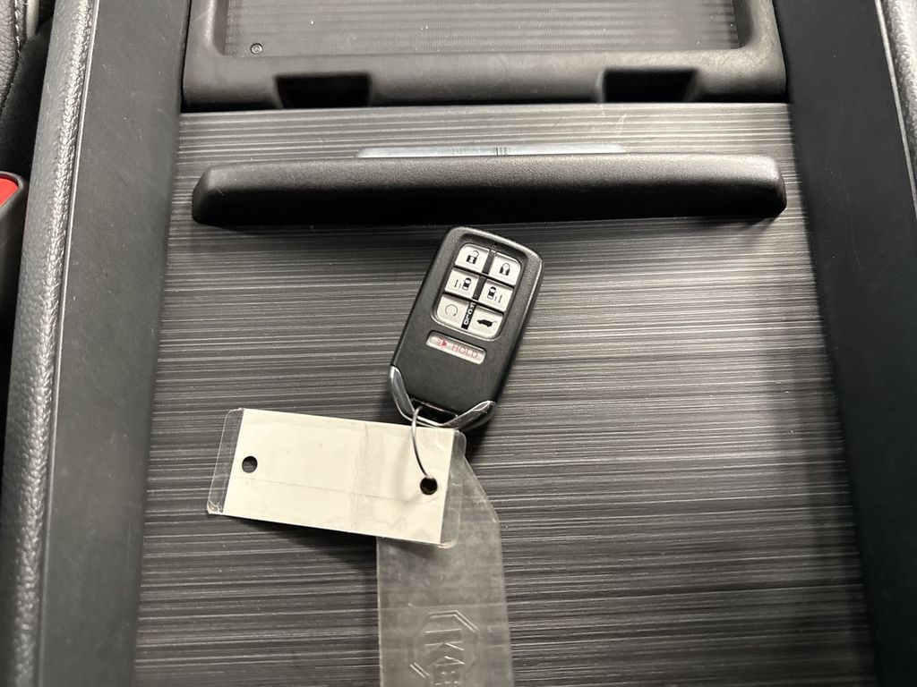 Thumbnail: 2023 Honda Odyssey - 18