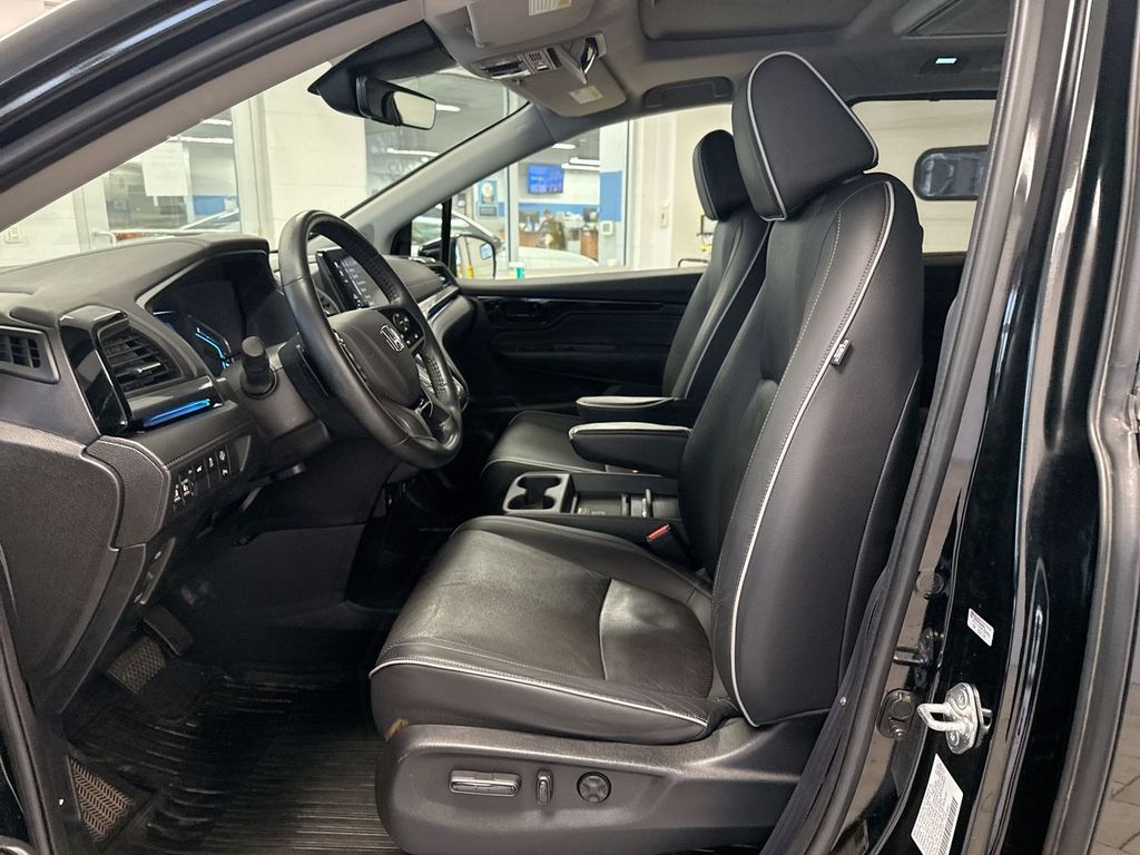 Thumbnail: 2023 Honda Odyssey - 10