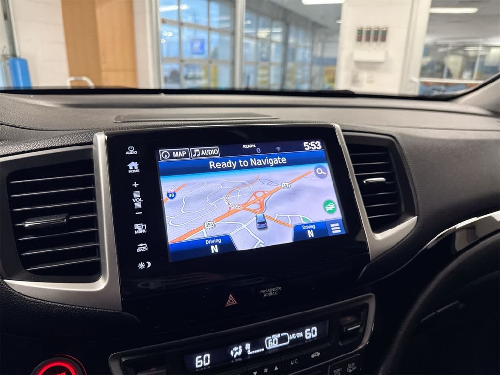 Thumbnail: 2017 Honda Pilot - 16