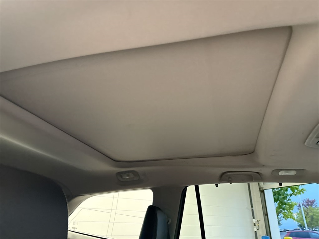 Thumbnail: 2017 Honda Pilot - 32