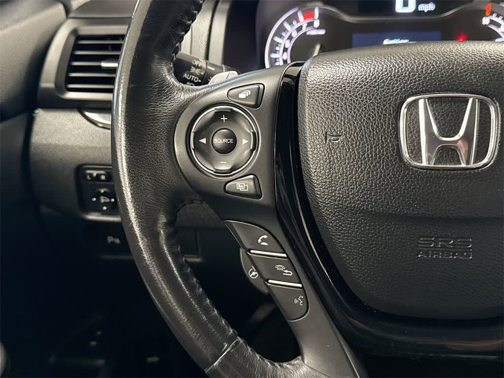 Thumbnail: 2017 Honda Pilot - 33