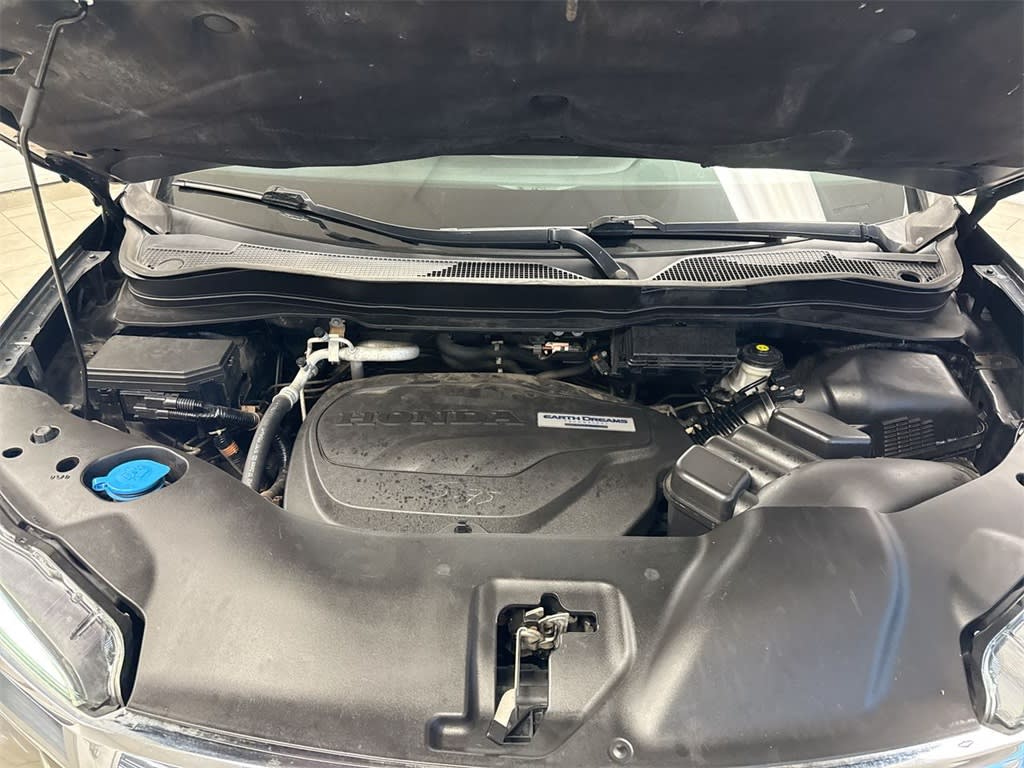 Thumbnail: 2017 Honda Pilot - 9