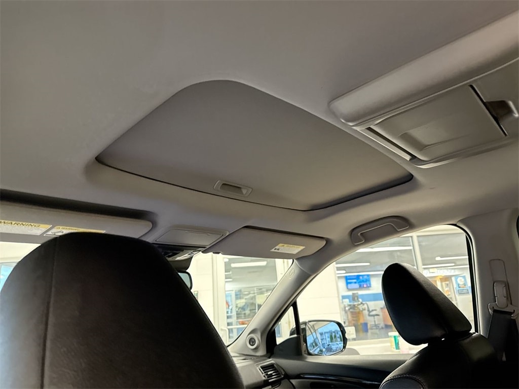 Thumbnail: 2017 Honda Pilot - 28