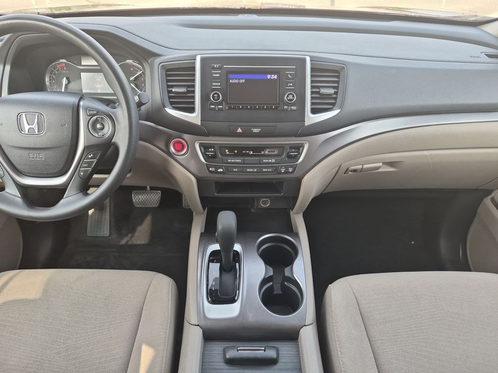 Thumbnail: 2016 Honda Pilot - 9