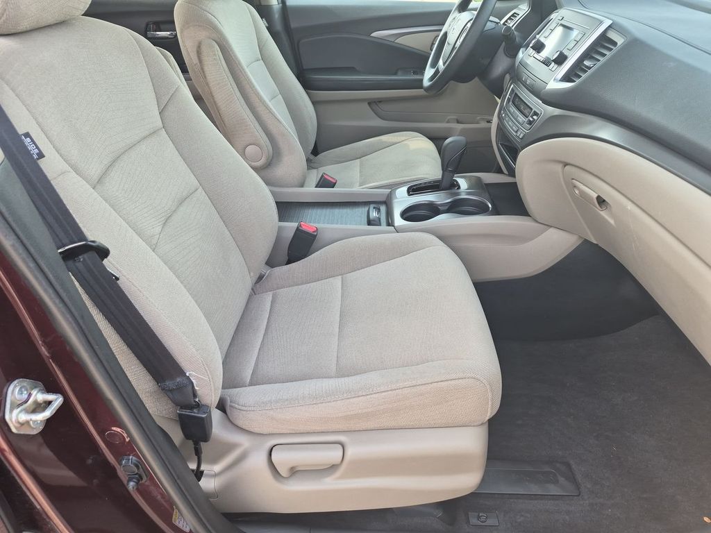 Thumbnail: 2016 Honda Pilot - 11