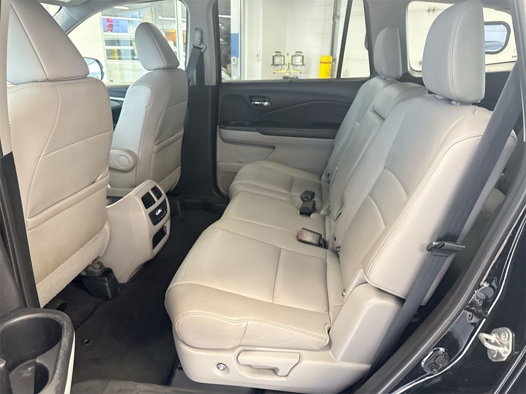 Thumbnail: 2019 Honda Pilot - 30