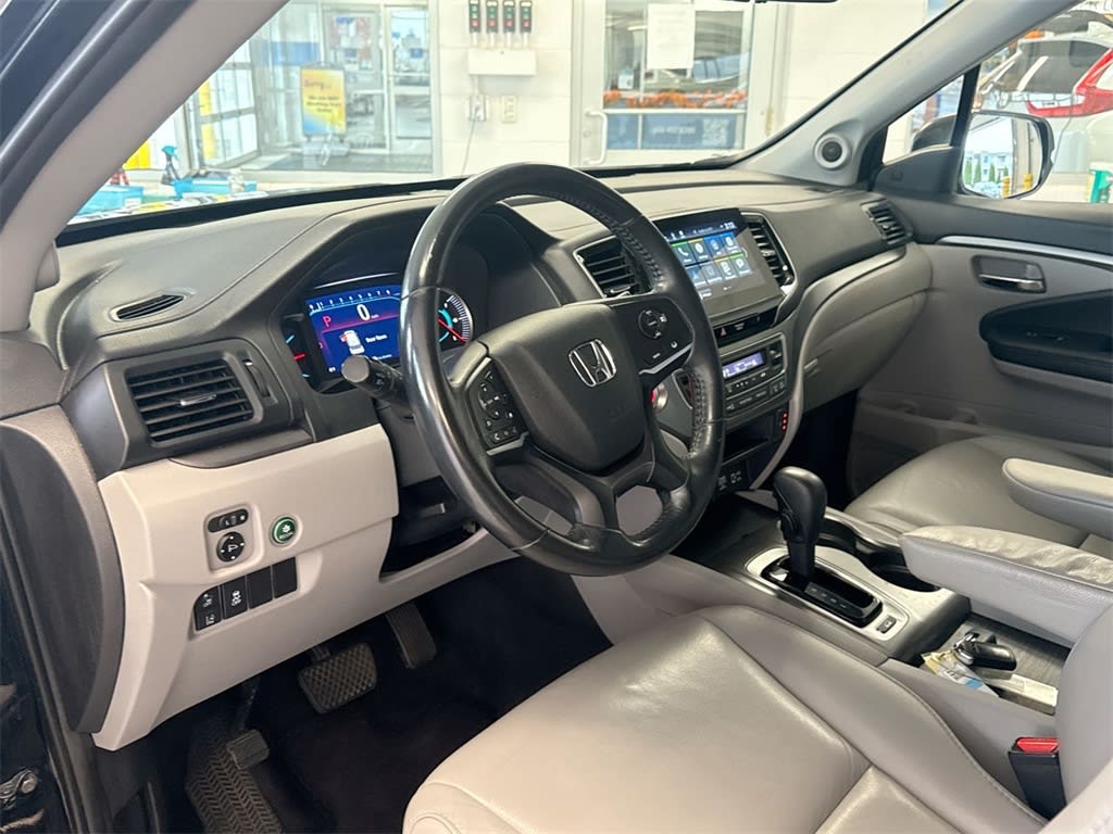 Thumbnail: 2019 Honda Pilot - 2