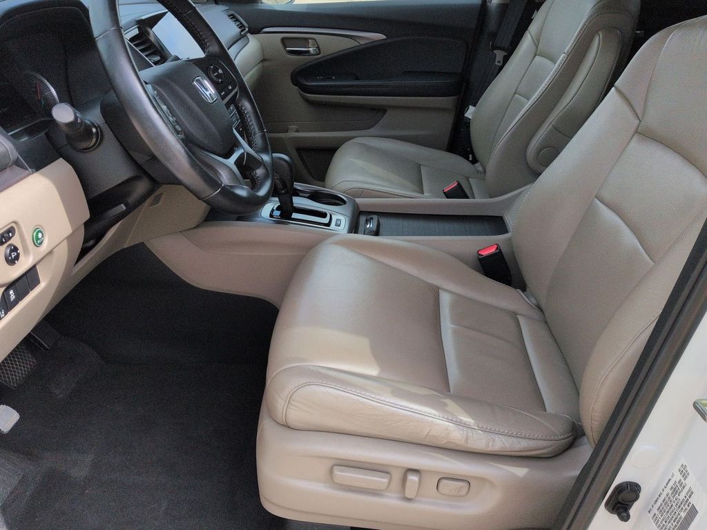Thumbnail: 2020 Honda Pilot - 10
