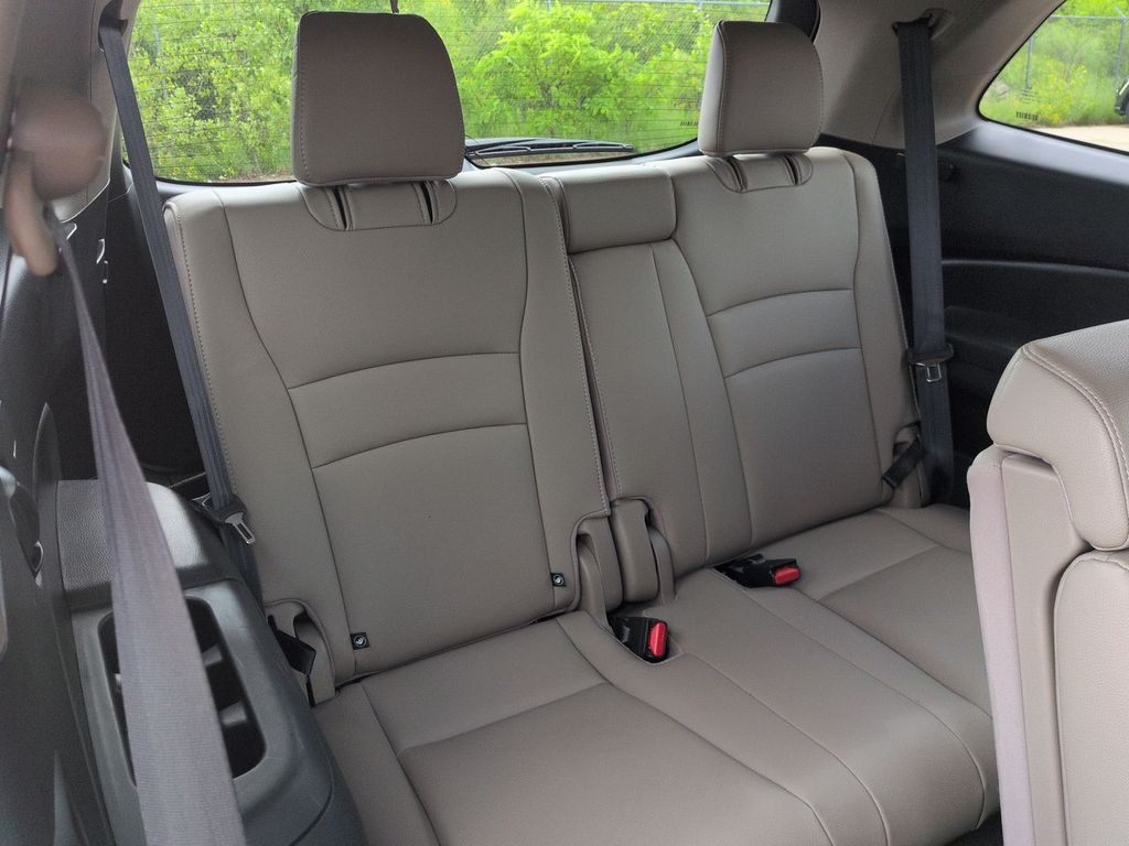 Thumbnail: 2020 Honda Pilot - 30