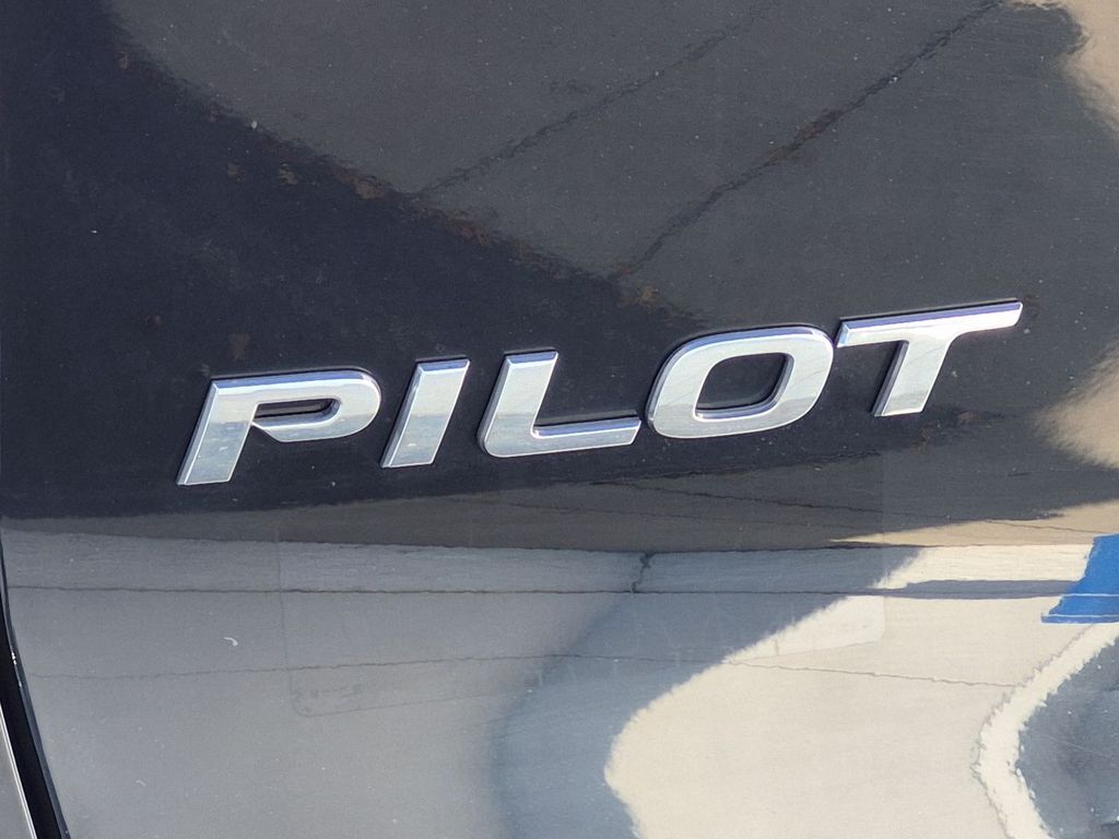 Thumbnail: 2016 Honda Pilot - 25