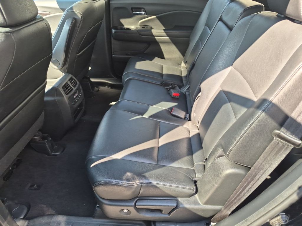 Thumbnail: 2016 Honda Pilot - 28