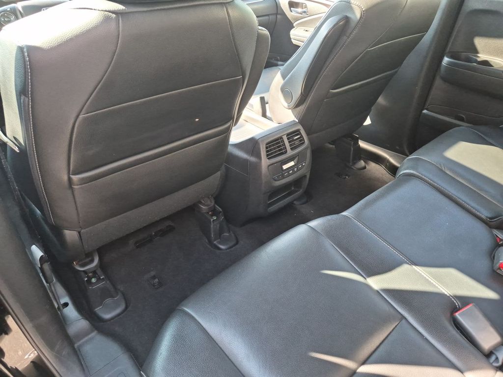 Thumbnail: 2016 Honda Pilot - 12