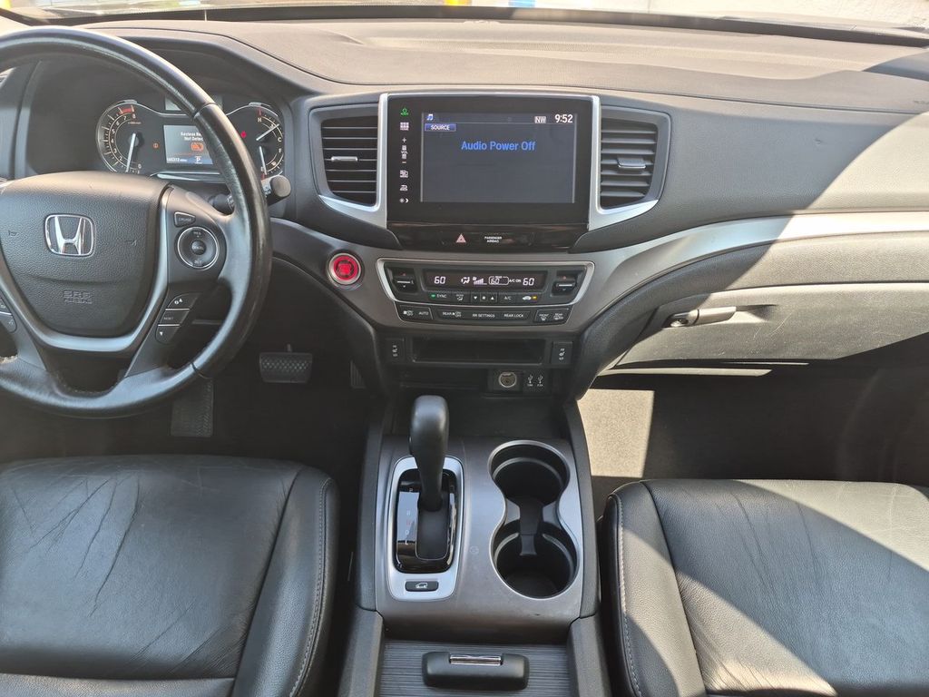 Thumbnail: 2016 Honda Pilot - 9