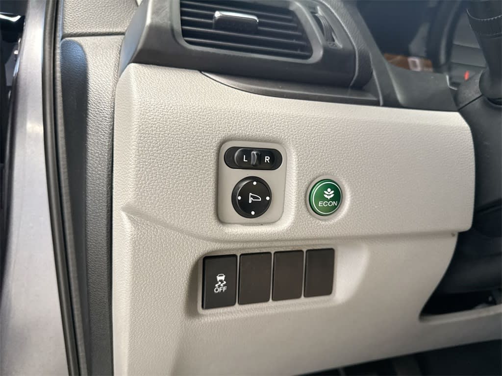 Thumbnail: 2016 Honda Pilot - 38